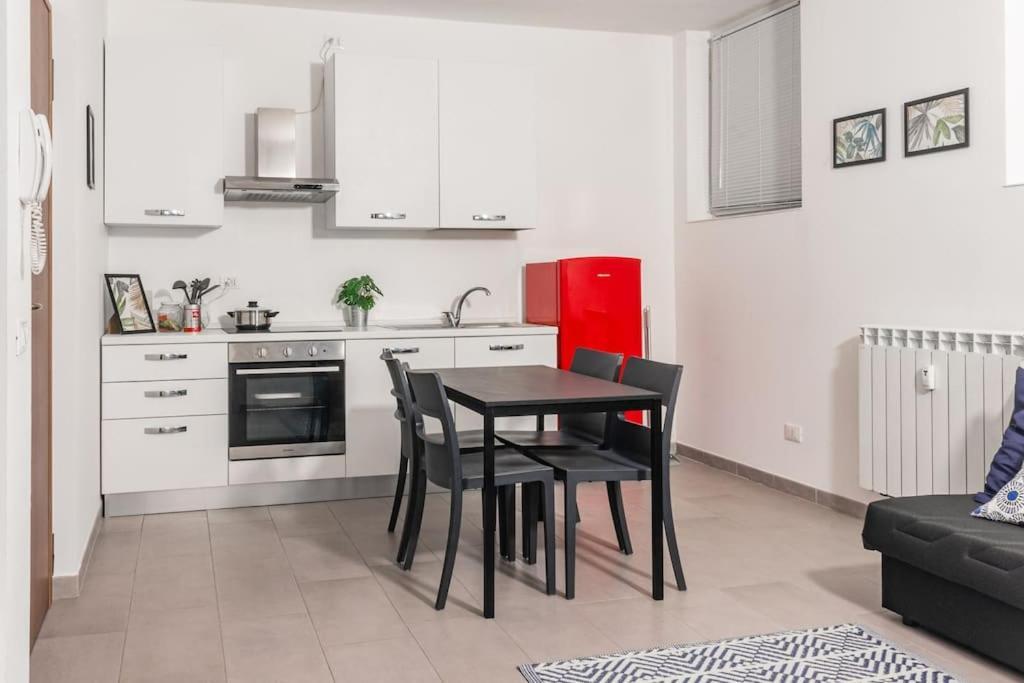 Staurenghi Blue Apartment Varese Buitenkant foto